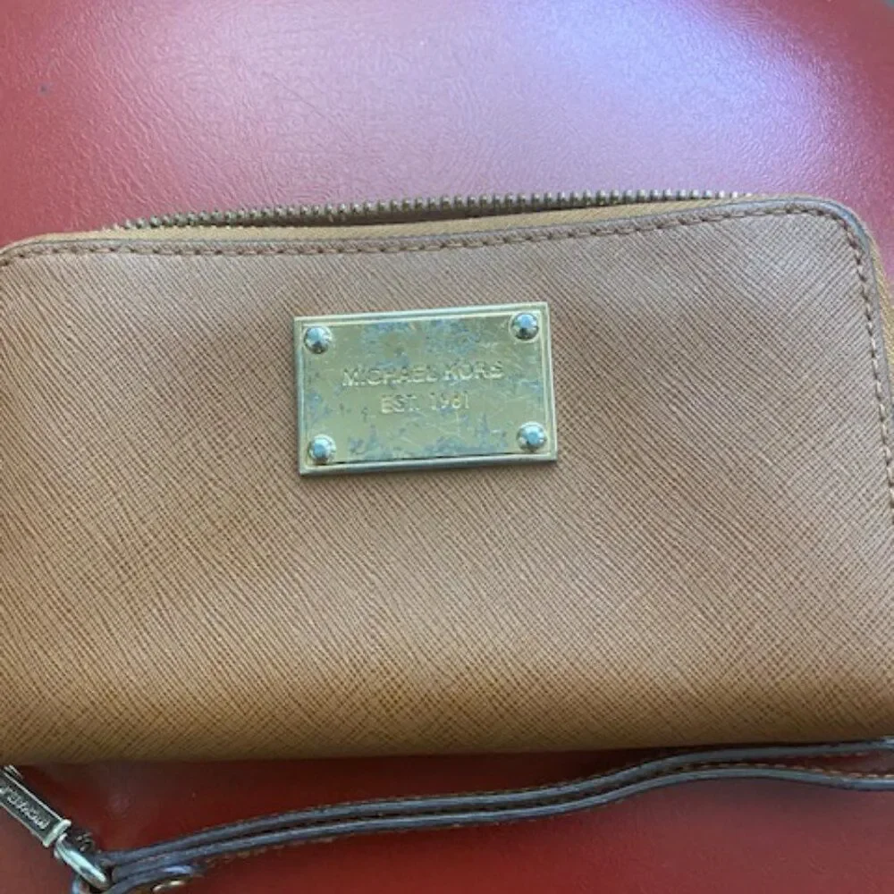 Michael Kors Brown Leather Jet Set zip around Wristlet Wallet